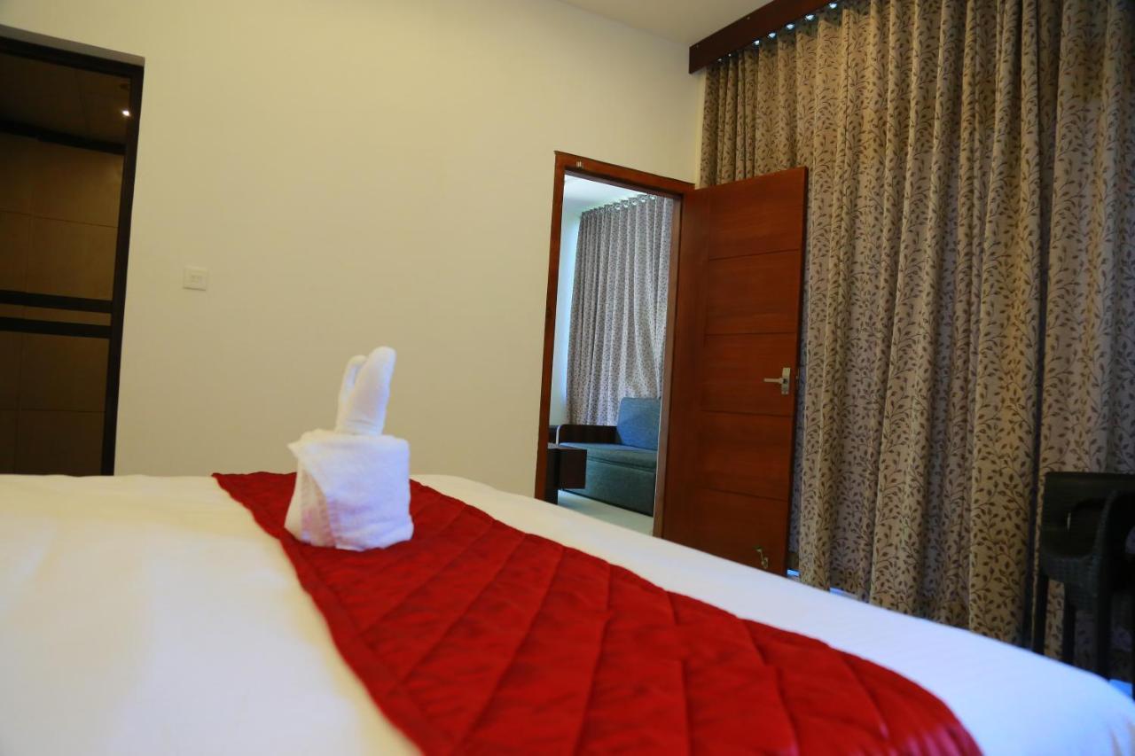 Palmtree Leaf, Munnar Hotell Exteriör bild